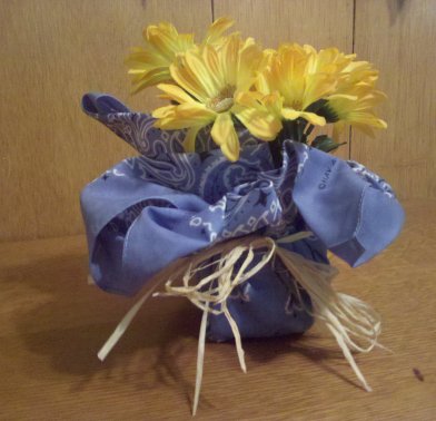 Quick cute centerpiece | Vintage Floral Cottage