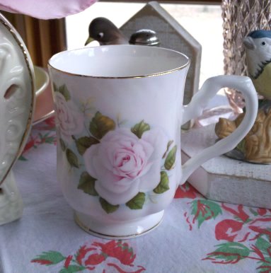 Pink Spring Table | Vintage Floral Cottage