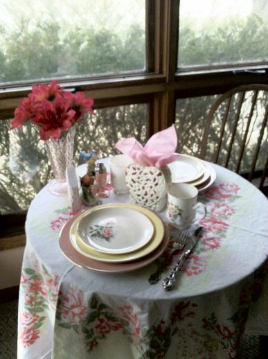 Pink Spring Table | Vintage Floral Cottage