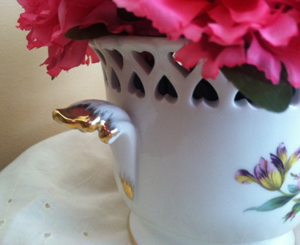 Pink & White Tabletop | Vintage Floral Cottage