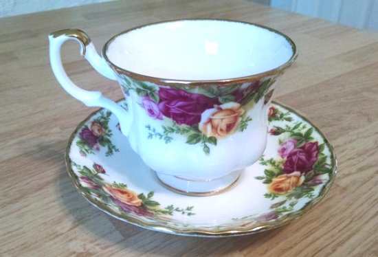 Royal Albert Old Country Roses | Vintage Floral Cottage