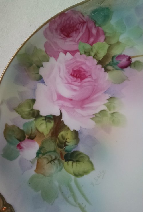 Old lady cabinet plates | Vintage Floral Cottage