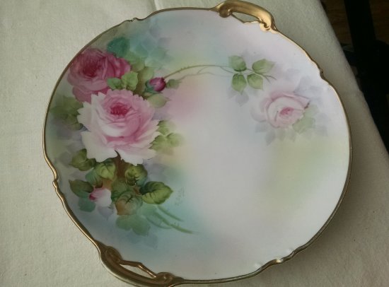 Old lady cabinet plates | Vintage Floral Cottage