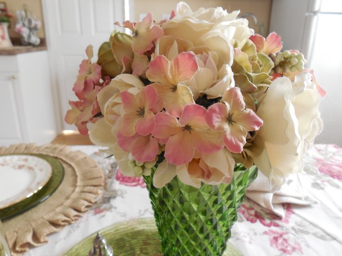 Faded Summer Table - Florence | Vintage Floral Cottage