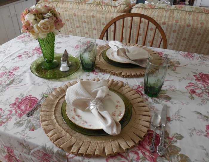 Faded Summer Table - Florence | Vintage Floral Cottage