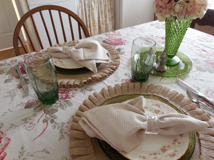 Faded Summer Table - Florence | Vintage Floral Cottage