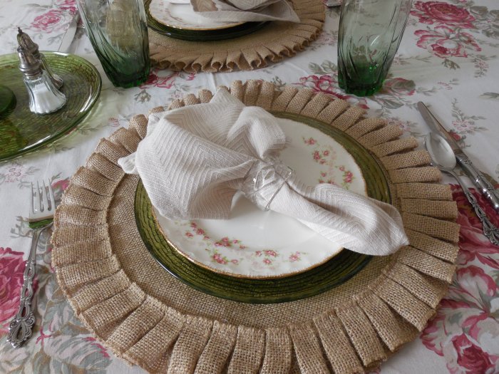 Faded Summer Table - Florence | Vintage Floral Cottage