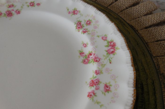 Faded Summer Table - Florence | Vintage Floral Cottage