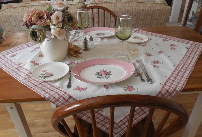 Faded Summer Table - Roses | Vintage Floral Cottage