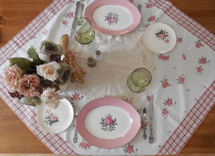 Faded Summer Table - Roses | Vintage Floral Cottage