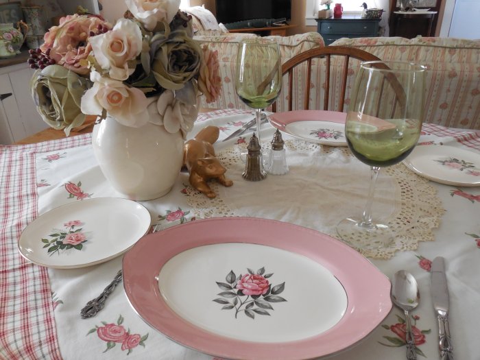 Faded Summer Table - Roses | Vintage Floral Cottage