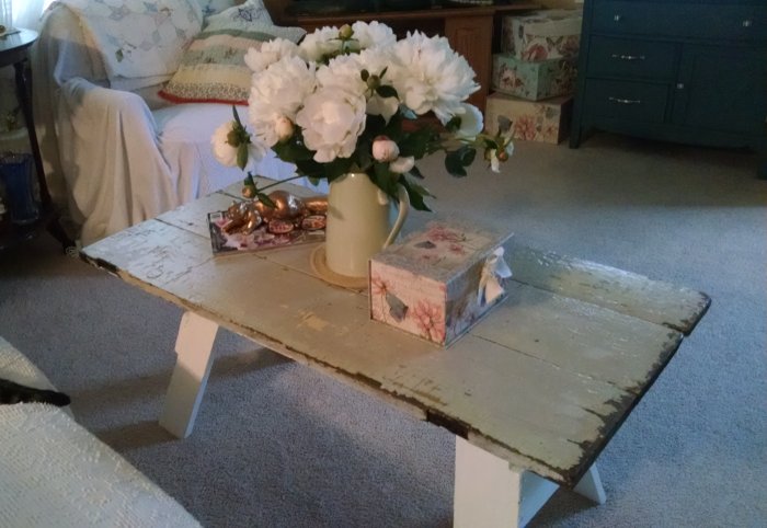 Sawhorse coffee table | Vintage Floral Cottage