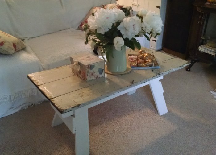 Upcycled sawhorse coffee table | Vintage Floral Cottage