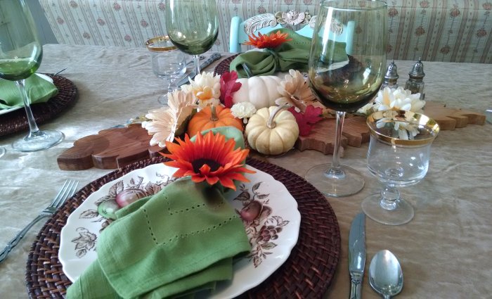 Thanksgiving table | Vintage Floral Cottage