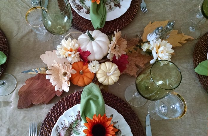 Thanksgiving table | Vintage Floral Cottage