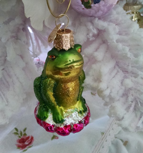 Critters on the Christmas tree | Vintage Floral Cottage