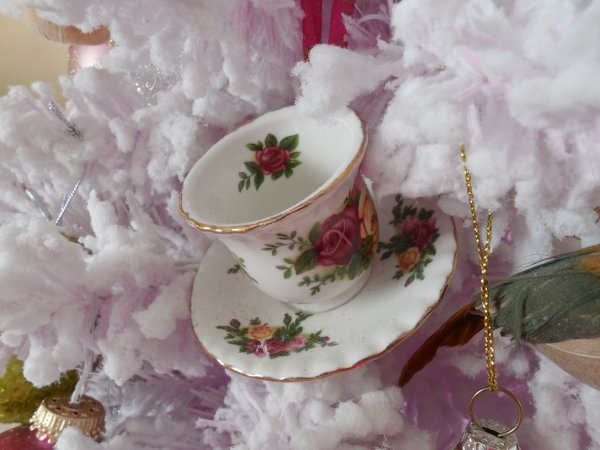 Teacup Tree | Vintage Floral Cottage