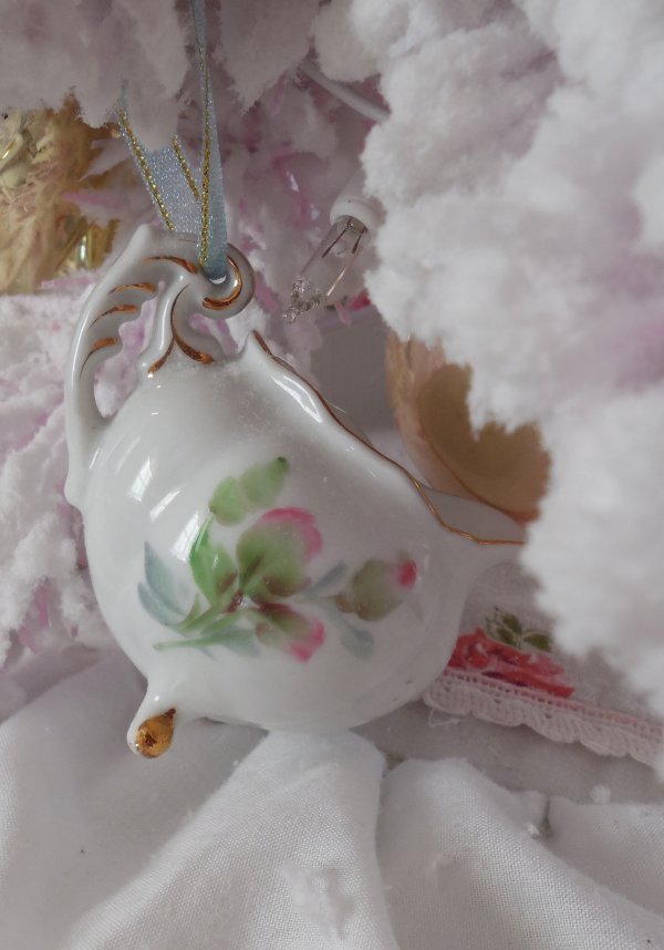 Teacup Tree | Vintage Floral Cottage