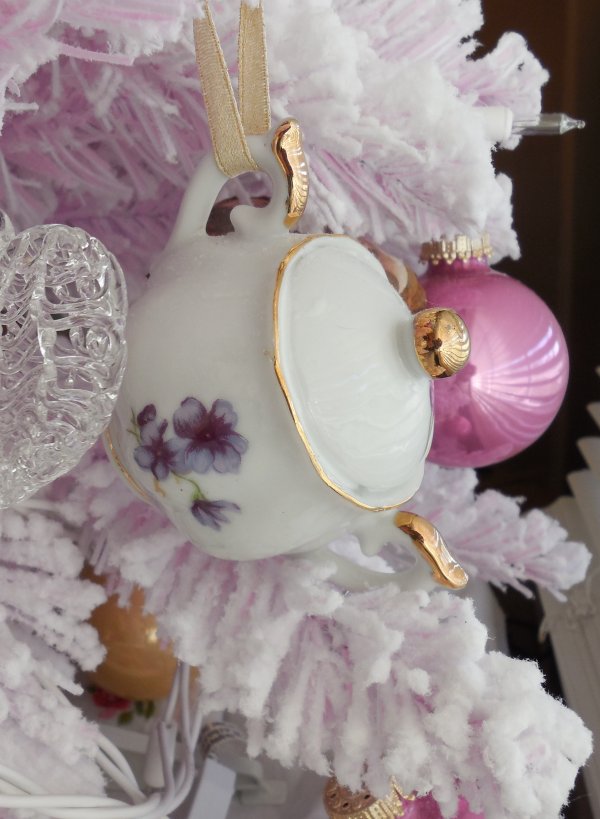 Teacup Tree | Vintage Floral Cottage