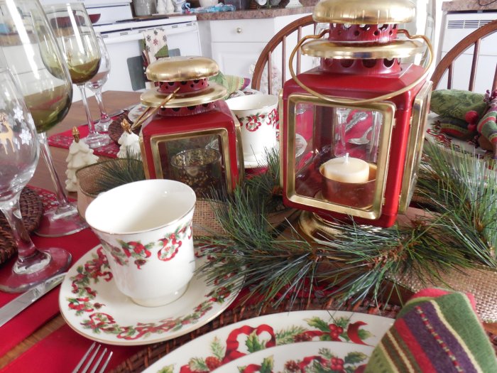 Christmas Ribbon Table | Vintage Floral Cottage