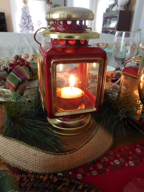 Christmas Ribbon Table | Vintage Floral Cottage