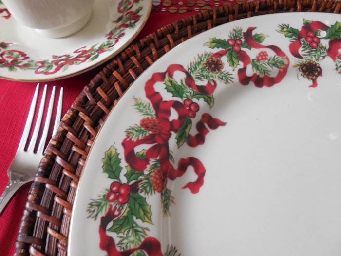 Christmas Ribbon Table | Vintage Floral Cottage