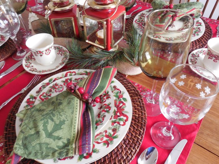 Christmas Ribbon Table | Vintage Floral Cottage