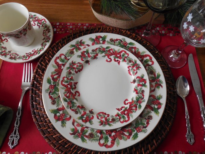 Christmas Ribbon Table | Vintage Floral Cottage