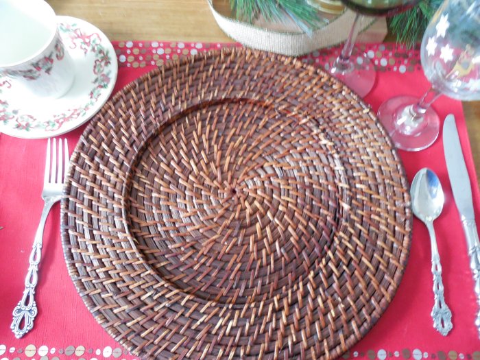 Christmas Ribbon Table | Vintage Floral Cottage