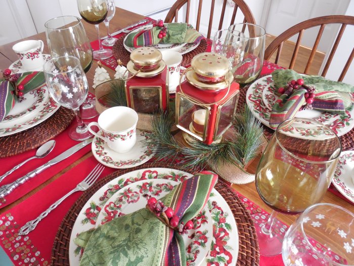 Christmas Ribbon Table | Vintage Floral Cottage