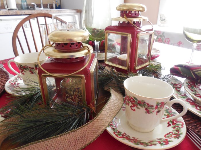 Christmas Ribbon Table | Vintage Floral Cottage