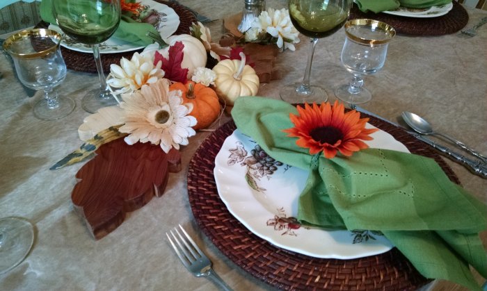 Thanksgiving Table 2017 | Vintage Floral Cottage