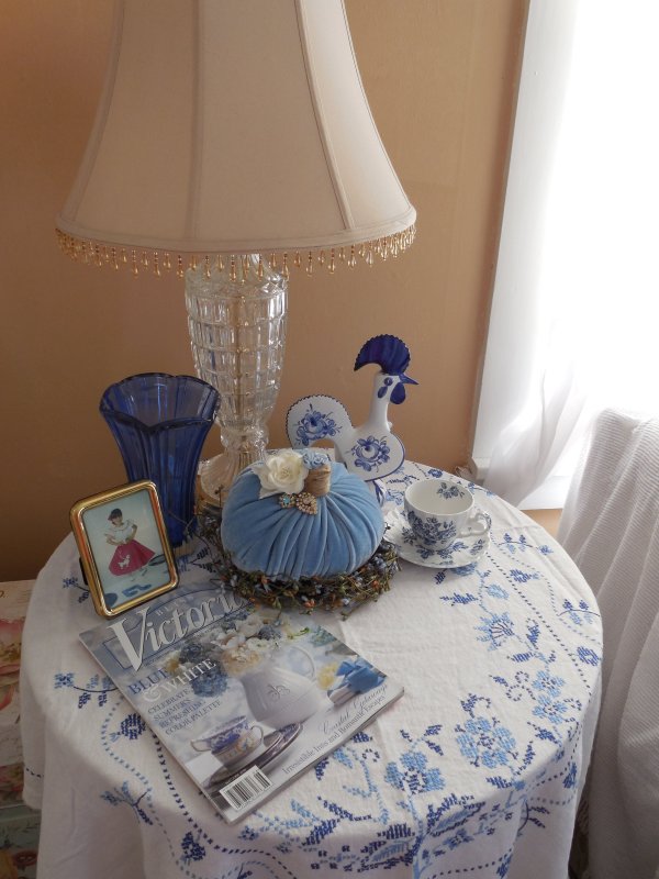 Blue and white vignette | Vintage Floral Cottage