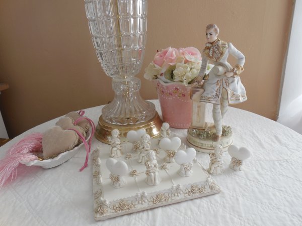 Valentine's Decor | Vintage Floral Cottage