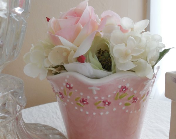 Valentine's Decor | Vintage Floral Cottage