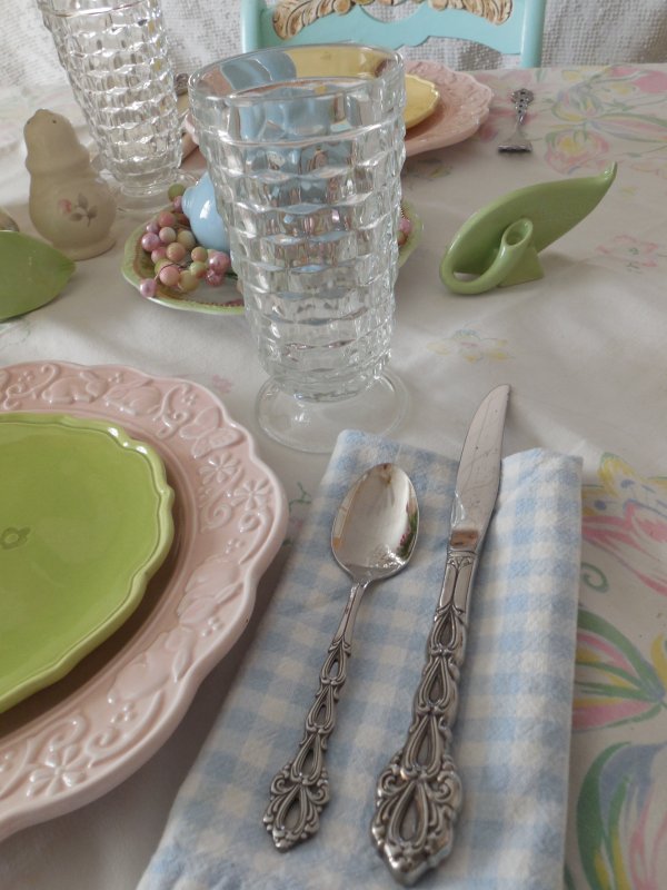 Pastel Spring Table | Vintage Floral Cottage