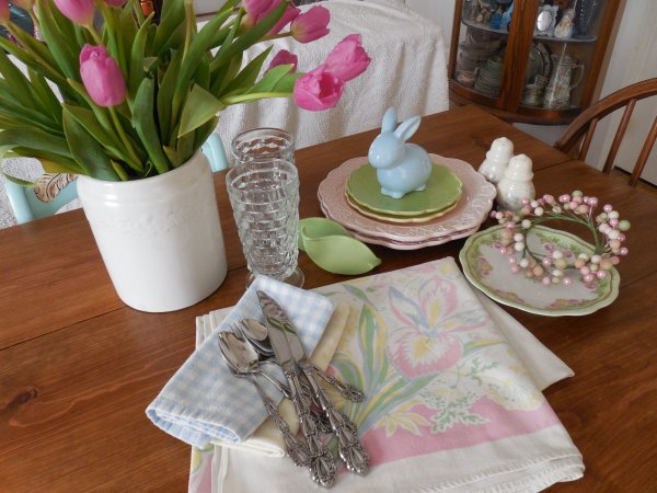 Pastel Spring Table | Vintage Floral Cottage