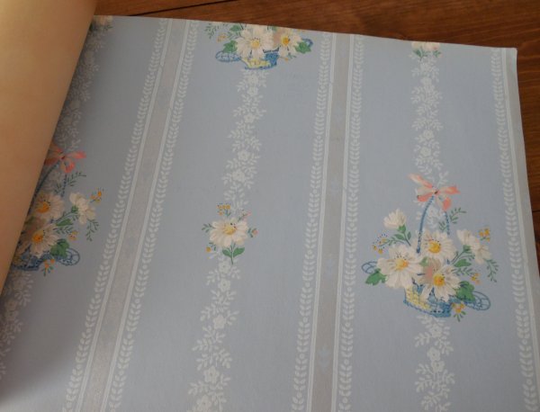 Wallpaper sample book | Vintage Floral Cottage