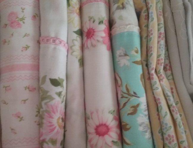 Pretty top sheets | Vintage Floral Cottage