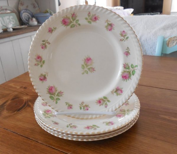 Windsor Ware plates | Vintage Floral Cottage