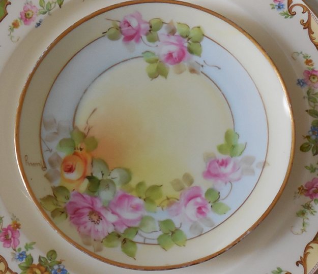 Vintage Dinnerware summer tablescape | Vintage Floral Cottage