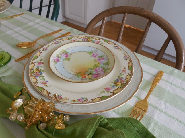 Vintage dinnerware summer garden table | Vintage Floral Cottage