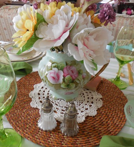 Vintage dinnerware summer table | Vintage Floral Cottage