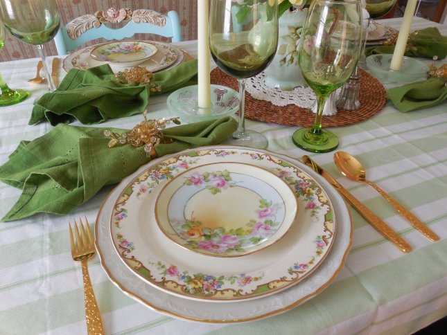 Vintage dinnerware summer garden table | Vintage Floral Cottage