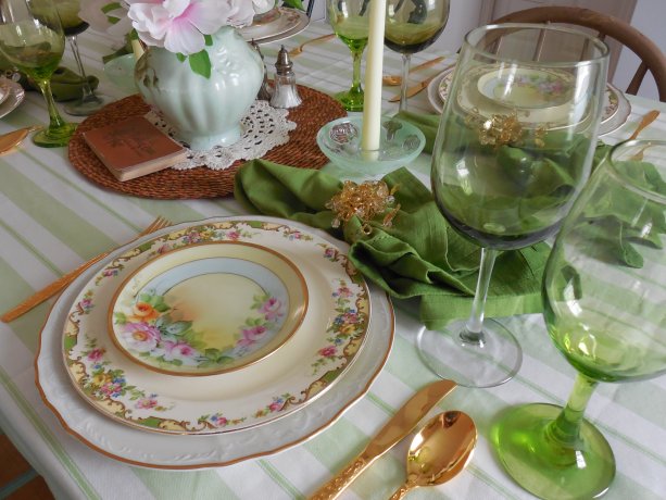 Vintage dinnerware summer garden table | Vintage Floral Cottage