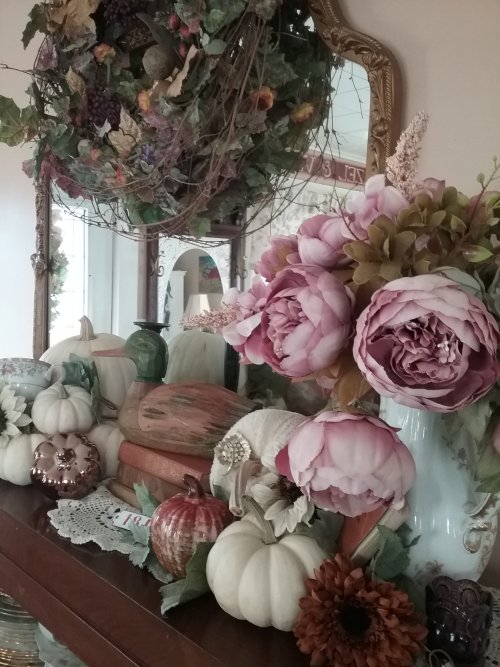 Fall mantle decor | Vintage Floral Cottage