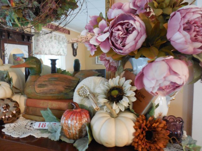 Fall mantle decor | Vintage Floral Cottage