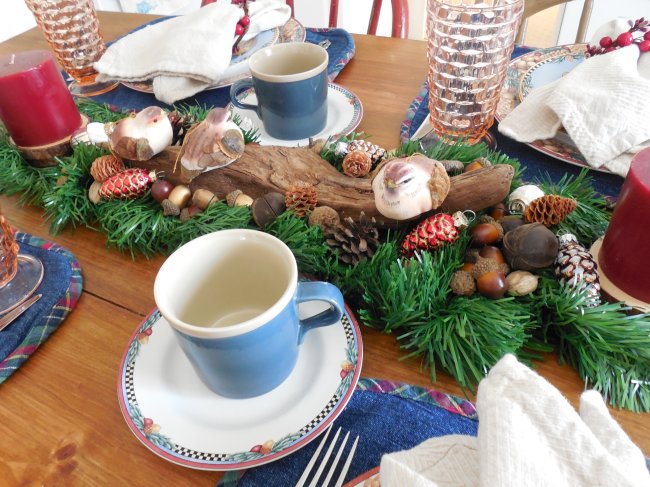 Debbie Mumm Woodland Santa Tablescape | Vintage Floral Cottage