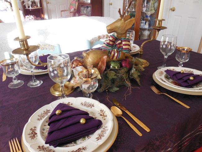 Elegant deep purple Christmas tablescape | Vintage Floral Cottage