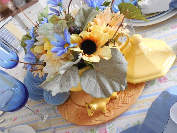 Provence Inspired Table | Vintage Floral Cottage